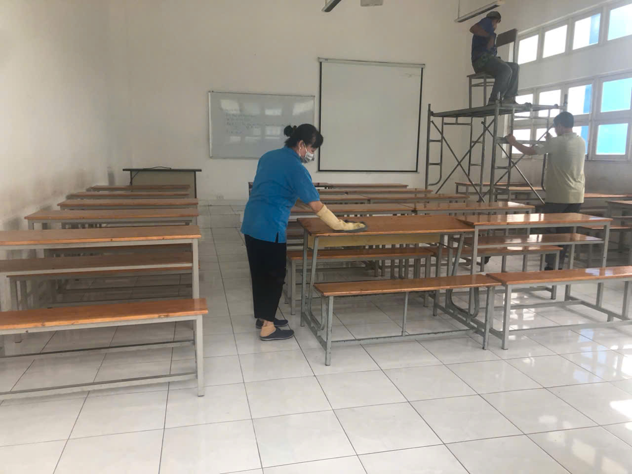  AHS 24H cung cấp nhân viên tạp vụ chuyên nghiệp